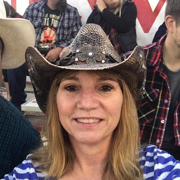 Meet your Posher, Linda - Picture 1 of 1